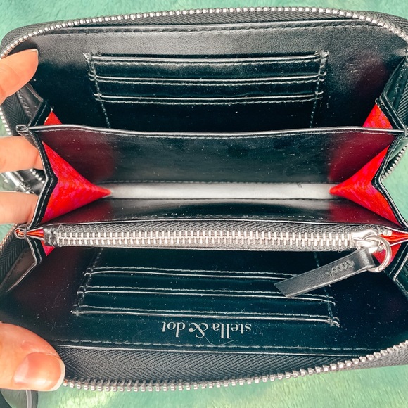 Madison Tech Wallet - Black/White | Stella & Dot - Picture 8 of 10